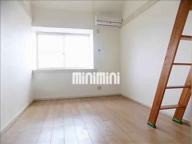 居室・リビング　洋室はエアコン完備です