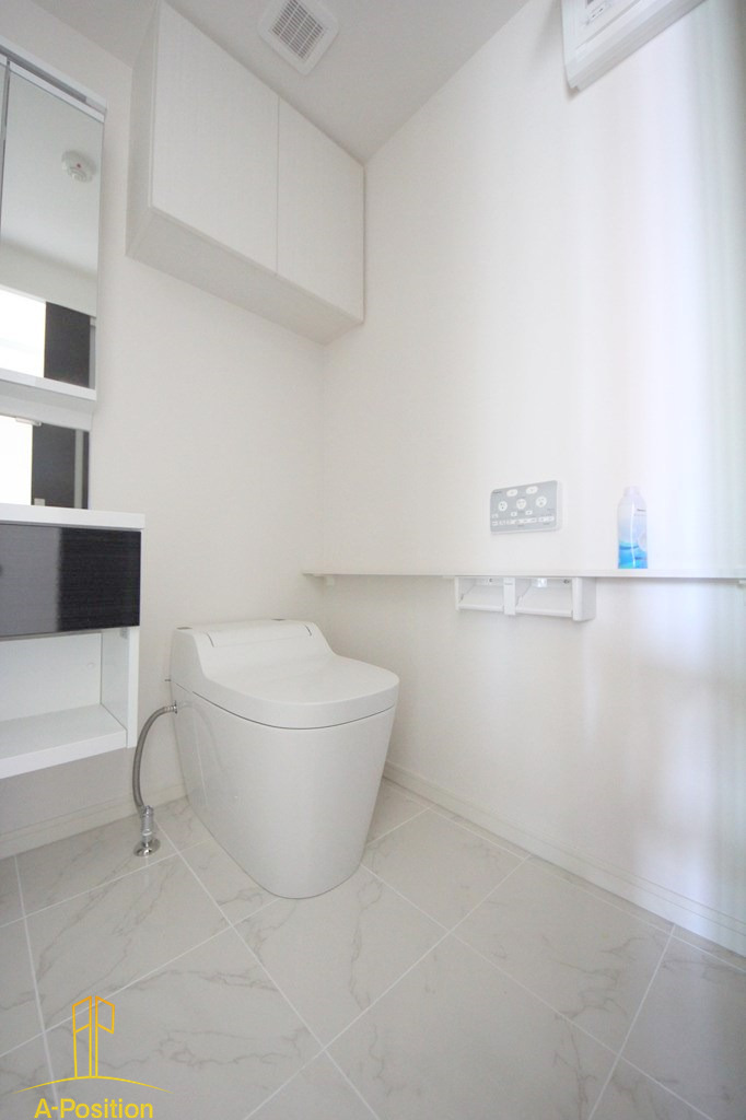 トイレ　イノセント堂山