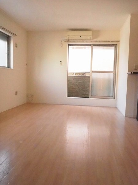 居室・リビング　リビングは8.2帖。