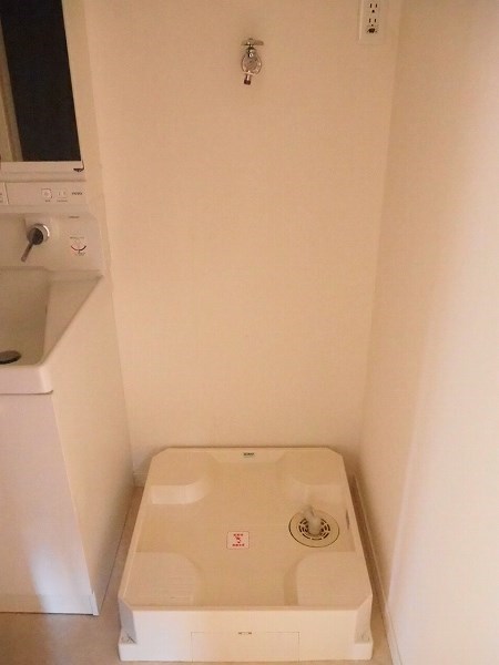 その他設備　脱衣所に洗濯機置場があります。