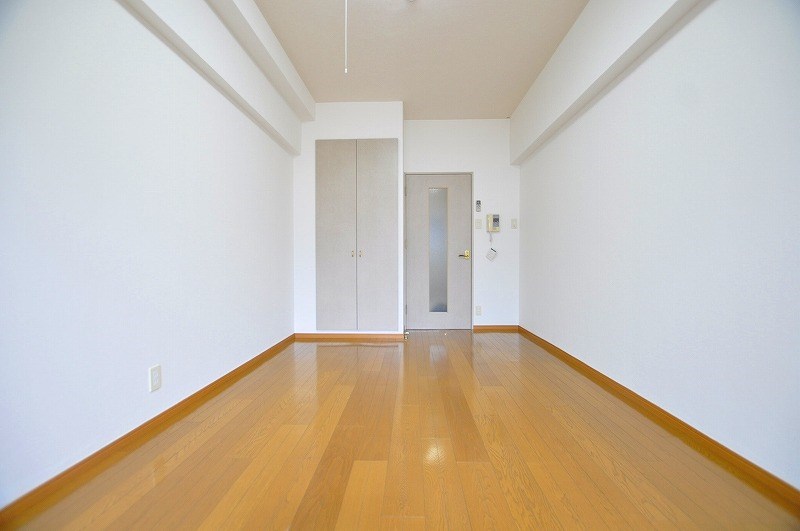 居室・リビング　★洋室8.1帖★