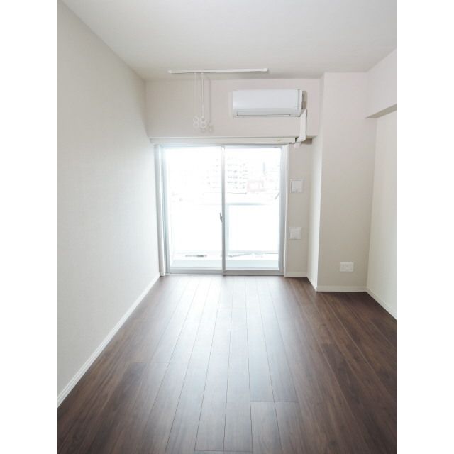 居室・リビング　☆明るい洋室☆