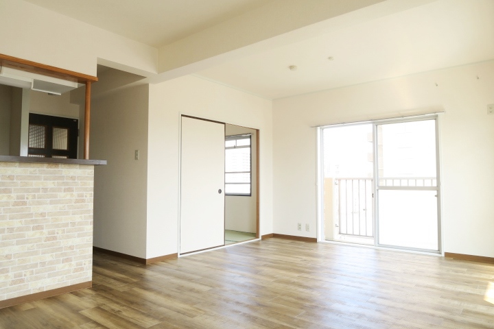 居室・リビング　※別号室の写真です