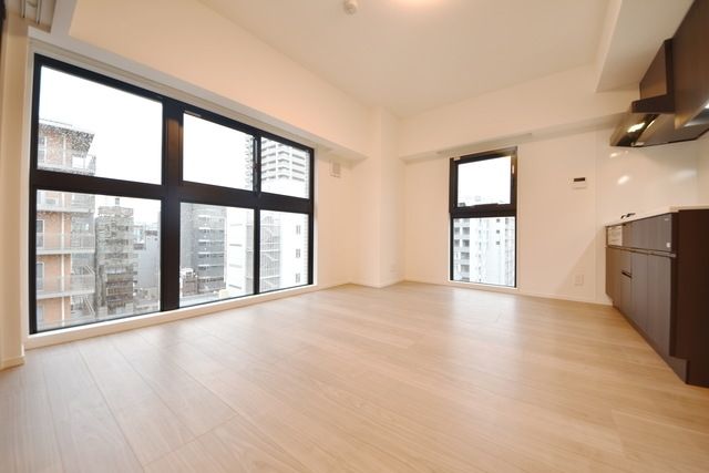 居室・リビング　フロアにより壁紙が違う場合あり