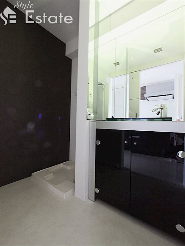 洗面設備　脱衣場　独立洗面台