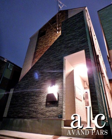 建物外観　都市型デザイナーズロフト物件　ネット無料