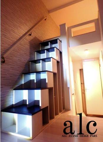 居室・リビング　収納階段　ハーモニーテラスシリーズ　大型ロフトと階段が特徴の