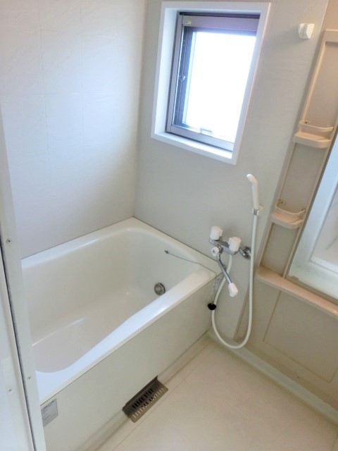 バス・シャワールーム　※別号室の参考写真です(現況優先・仕様違いの場合あり)