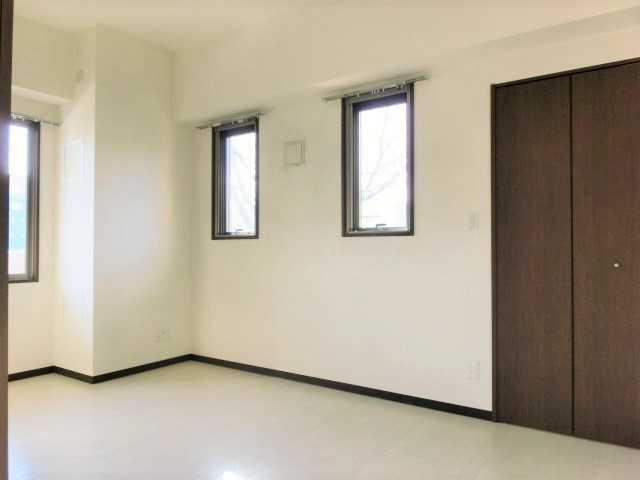 居室・リビング　※別号室の参考写真です(現況優先・仕様違いの場合あり)