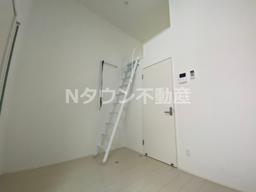 居室・リビング　明るい洋室です