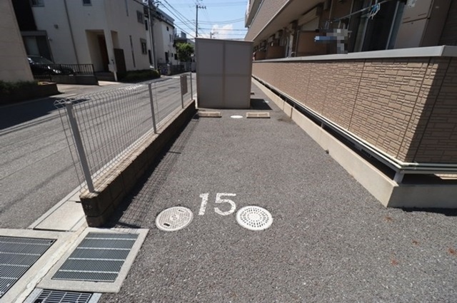 駐車場　駐車場