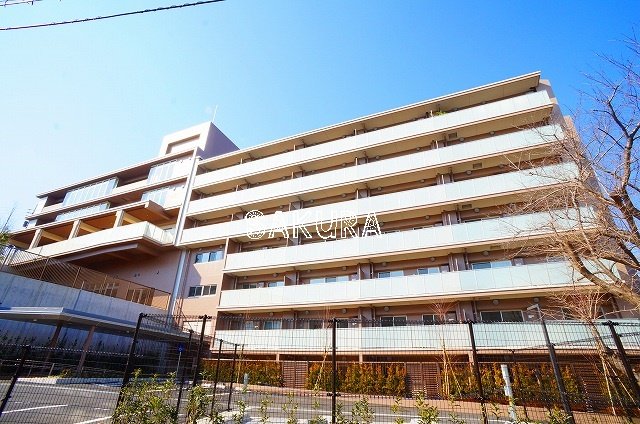 建物外観　重厚感のある外観です♪