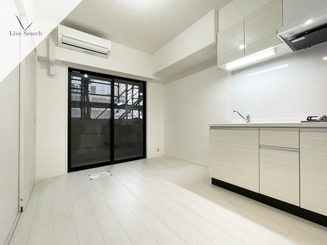 居室・リビング　こちらの居間で趣味の時間をお楽しみください