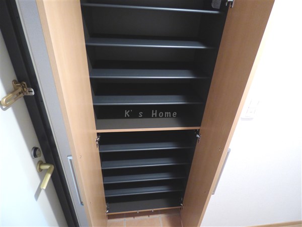 玄関　トールサイズのシューズボックス付き玄関