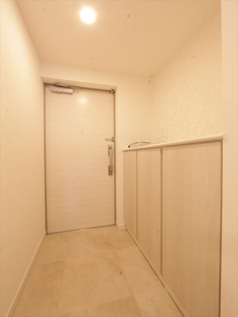 玄関　玄関（シューズボックス完備）