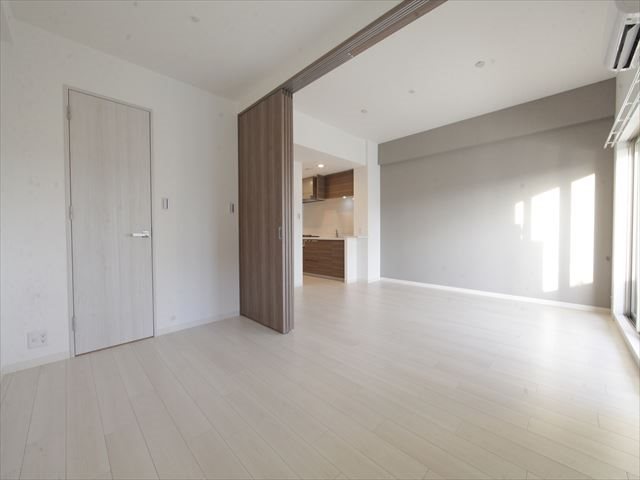 その他部屋・スペース　洋室5.0帖　収納充実　窓付（換気良好）