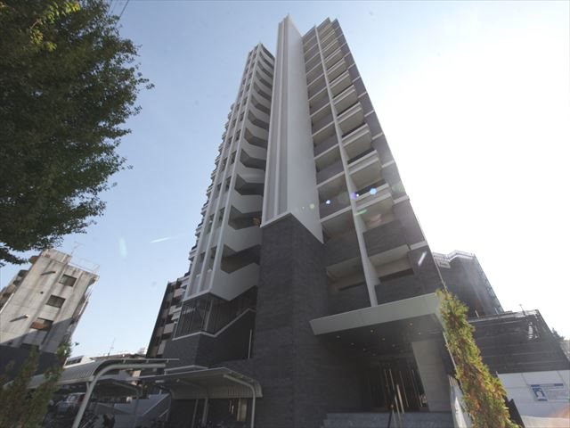 建物外観　外観　オートロック防犯カメラTVモニターホン　宅配BOX完備