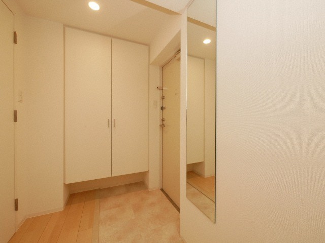 玄関　SERENiTE本町reflet（セレニテ本町ルフレ）　広い