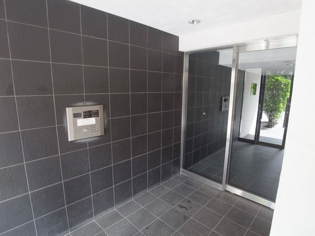 エントランス　タウンハウジングレジデンス事業部　恵比寿店・赤坂店までお問…