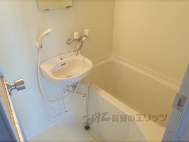 バス・シャワールーム　バス