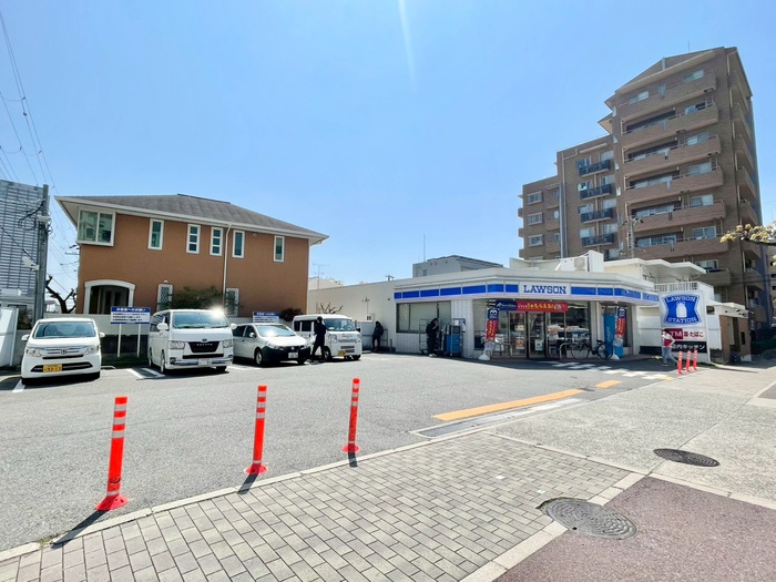 コンビニ　ローソン 神戸御影郡家一丁目店（コンビニ）まで200m