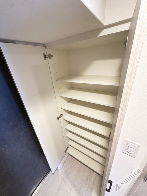 玄関　沢山の靴を収納可能です♪♪