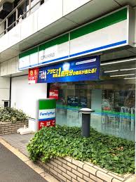 コンビニ　ファミリーマート 江戸川中央店（コンビニ）まで812m