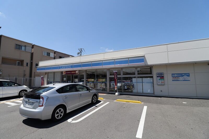 コンビニ　ローソン東大阪俊徳町五丁目店（コンビニ）まで447m