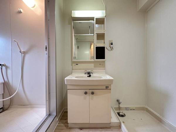 洗面設備　モデルルームの写真です