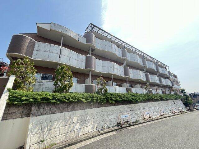 建物外観　オートロック完備