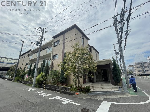 建物外観　オートロック・モニター付きインターホンで安心♪