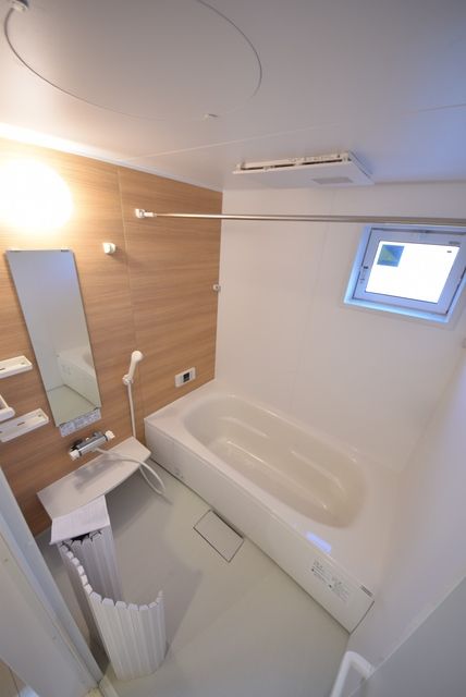 バス・シャワールーム　浴室乾燥機付きです