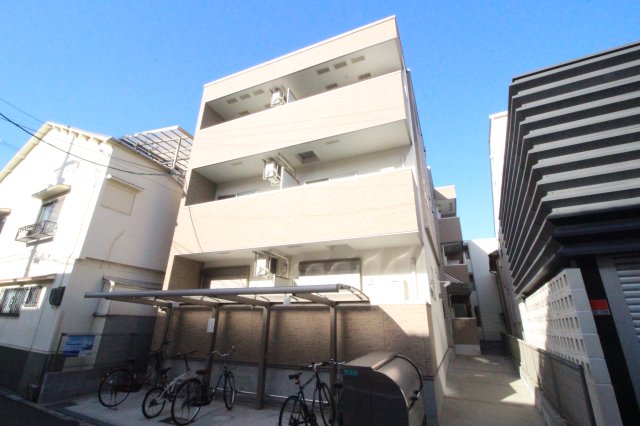 建物外観　クラウド昭和町　木造　３階建