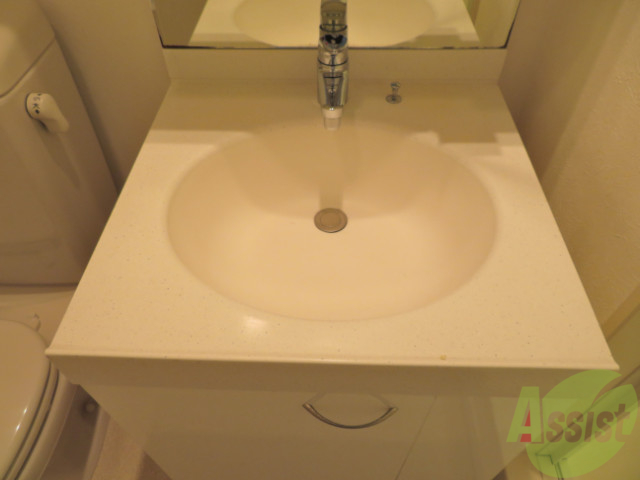 洗面設備　忙しい朝の味方、独立洗面台があるのは嬉しいですね。