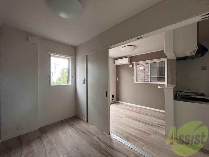 その他部屋・スペース　こちらのお部屋も３．５帖の洋室です。ＤＫと区別できます