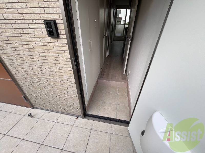 玄関　仕事から帰って迎えてくれるのはスタイリッシュな玄関です。