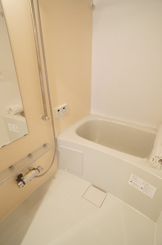 バス・シャワールーム　一日の疲れを癒すゆったりバスルーム