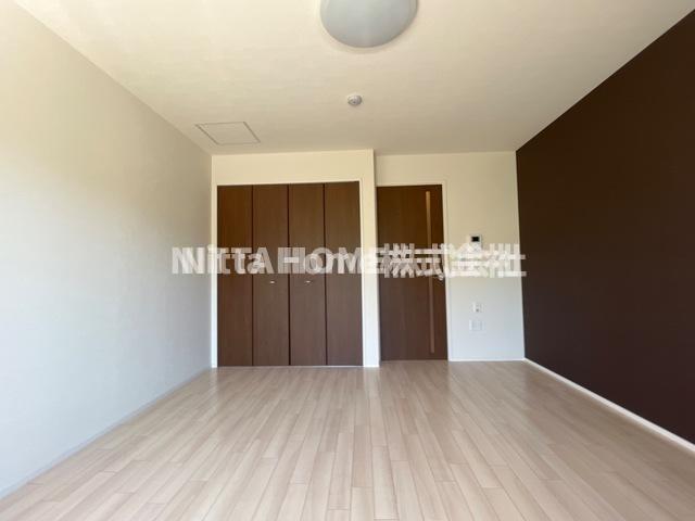 居室・リビング　こちらの洋室は8.8帖です◎