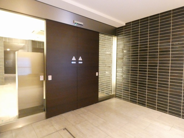 エントランス　エントランス