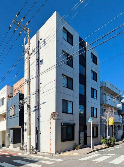 建物外観　ネット無料。ネット無料なら月々実質4000円程度のコストがか