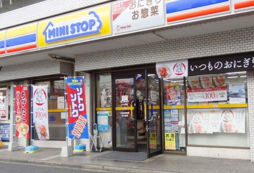 コンビニ　ミニストップ 上大岡店（コンビニ）まで146m