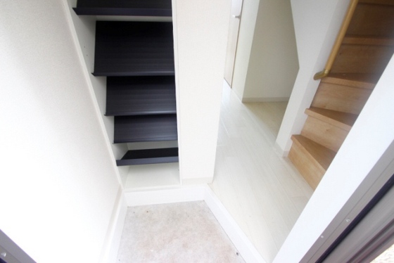 玄関　※別部屋の写真です