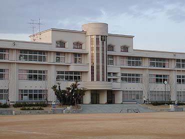 小学校　神戸市立本山南小学校（小学校）まで1055m