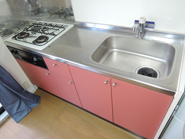 キッチン　ガスコンロ３口＆グリル付