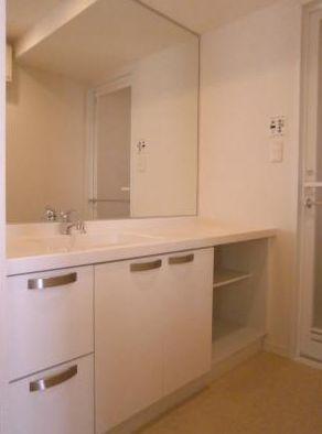 洗面設備　広い洗面スペース