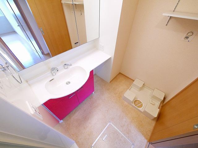 洗面設備　広い洗面スペース