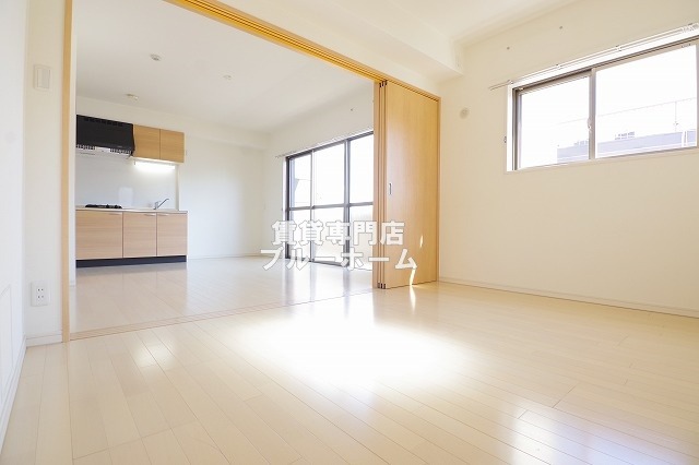 その他部屋・スペース　窓が多くて明るいです！