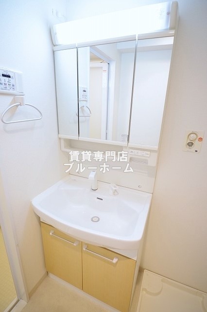 洗面設備　三面鏡付！