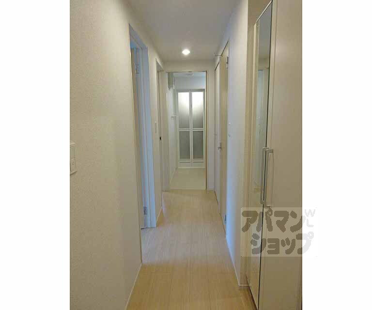 その他部屋・スペース　一直線の廊下です