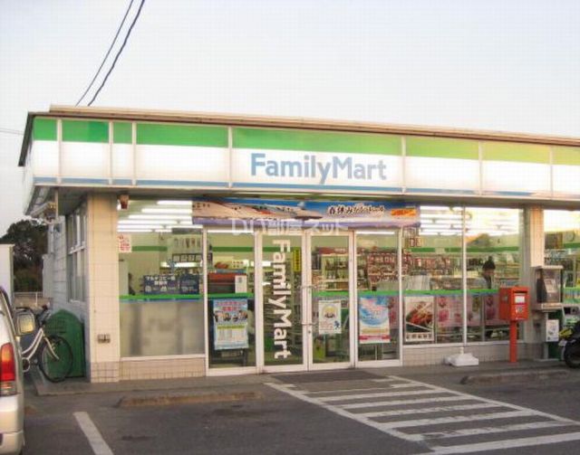 コンビニ　ファミリーマート水戸若宮店（コンビニ）まで425m